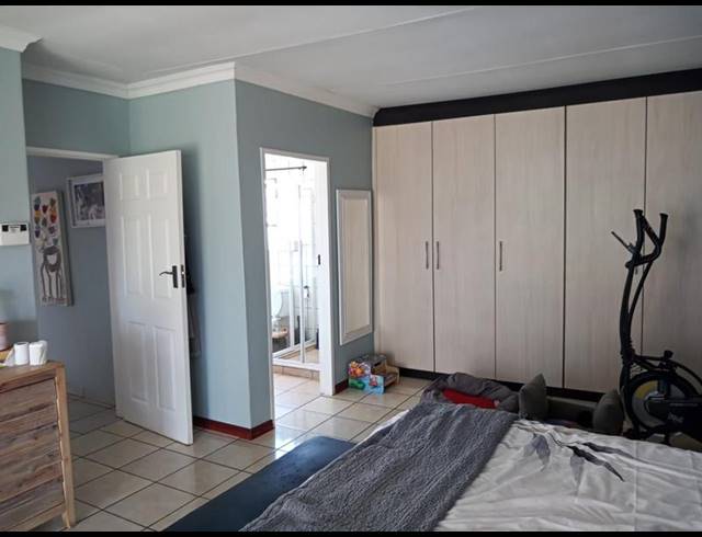3 BEDROOM HOUSE FOR SALE IN VANDERBIJLPARK SE 8